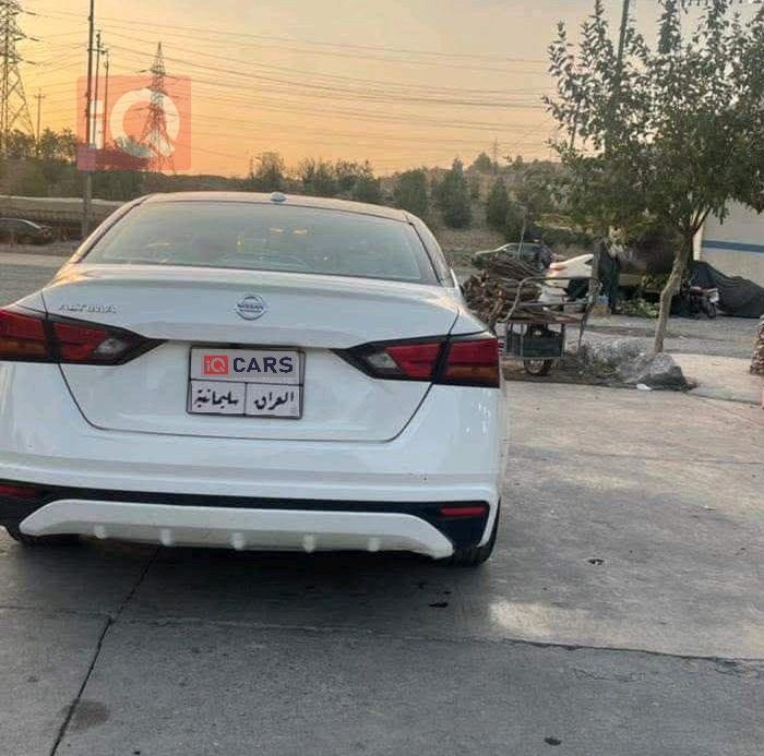 نيسان ألتيما